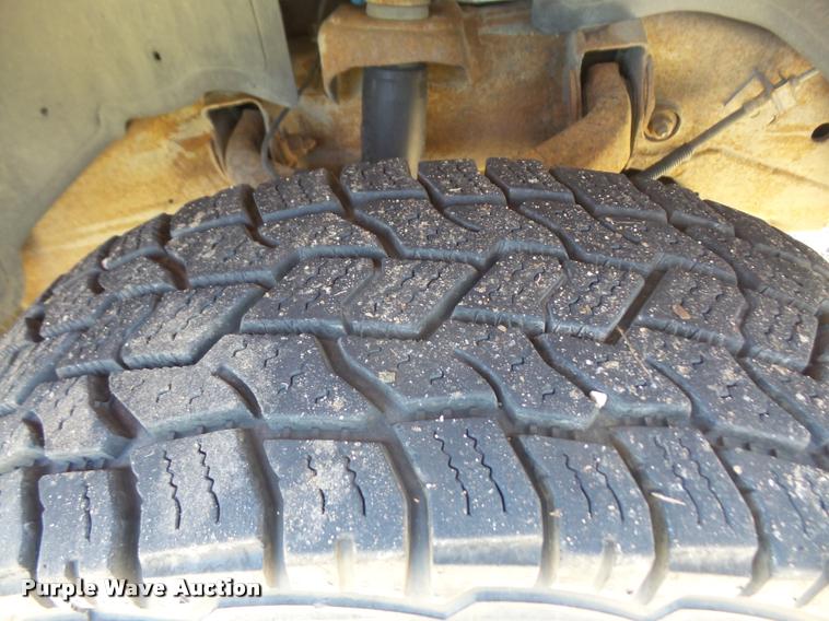 image for item DA6407 2003 Chevrolet Silverado 2500HD Crew Cab pickup truck