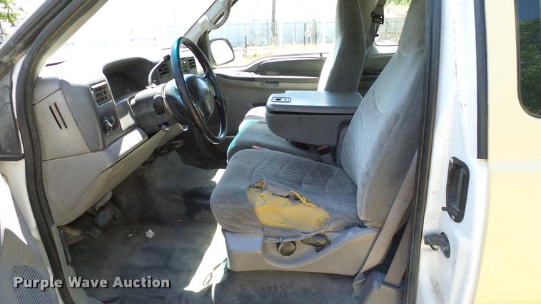 image for item DA6750 2000 Ford F350 Super Duty SuperCab utility bed pickup truck