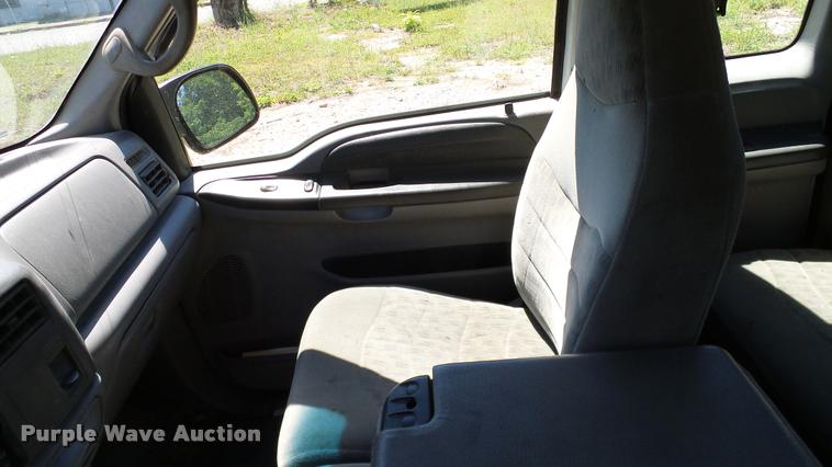 image for item DA6750 2000 Ford F350 Super Duty SuperCab utility bed pickup truck