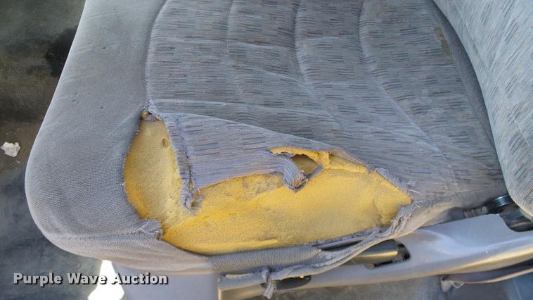 image for item DA6750 2000 Ford F350 Super Duty SuperCab utility bed pickup truck