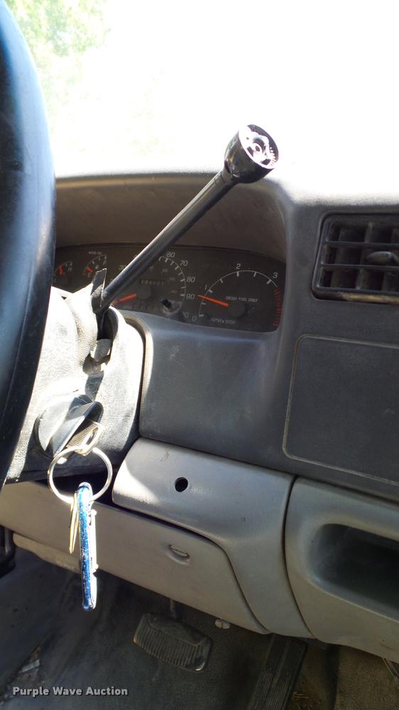 image for item DA6750 2000 Ford F350 Super Duty SuperCab utility bed pickup truck