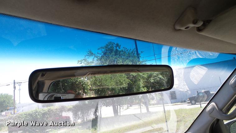 image for item DA6750 2000 Ford F350 Super Duty SuperCab utility bed pickup truck