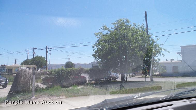 image for item DA6750 2000 Ford F350 Super Duty SuperCab utility bed pickup truck