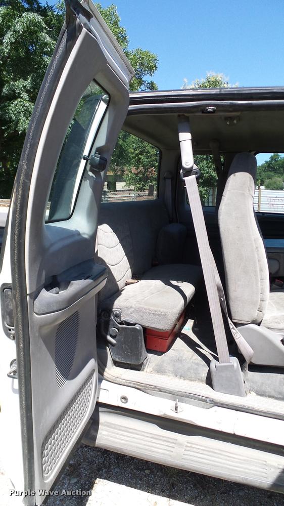 image for item DA6750 2000 Ford F350 Super Duty SuperCab utility bed pickup truck