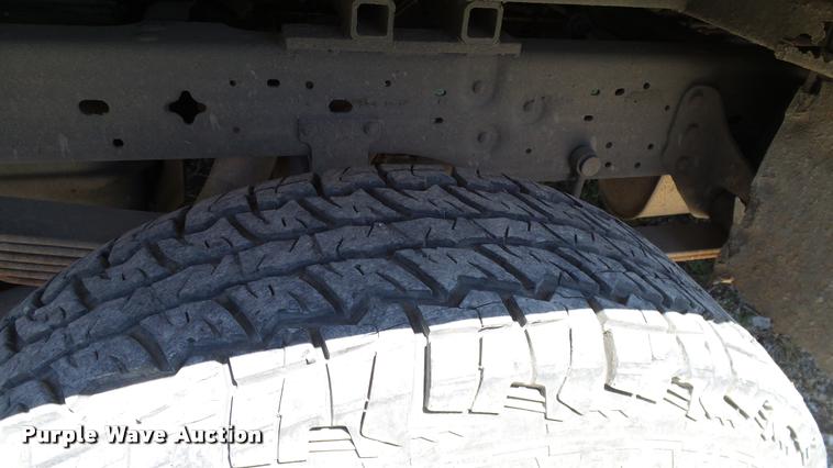 image for item DA6750 2000 Ford F350 Super Duty SuperCab utility bed pickup truck