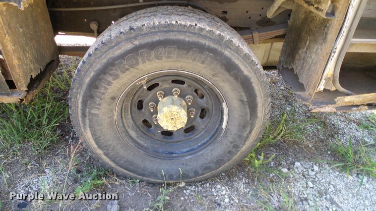 image for item DA6750 2000 Ford F350 Super Duty SuperCab utility bed pickup truck