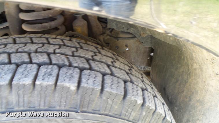 image for item DA6750 2000 Ford F350 Super Duty SuperCab utility bed pickup truck