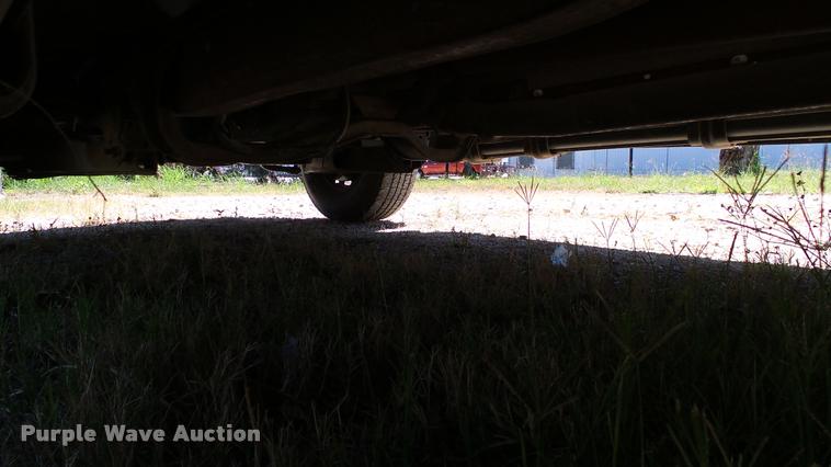 image for item DA6750 2000 Ford F350 Super Duty SuperCab utility bed pickup truck