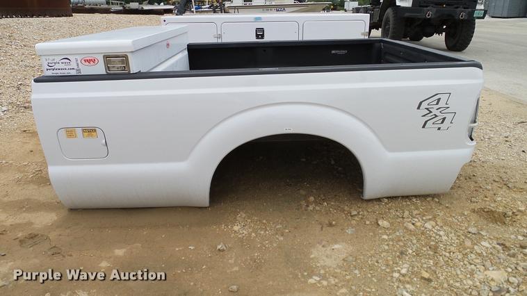 image for item DA6752 2016 Ford F250 pickup truck bed