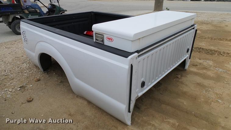 image for item DA6752 2016 Ford F250 pickup truck bed