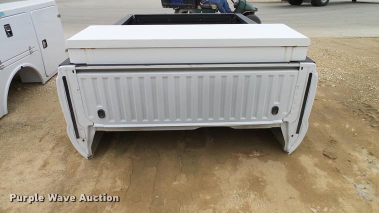 image for item DA6752 2016 Ford F250 pickup truck bed