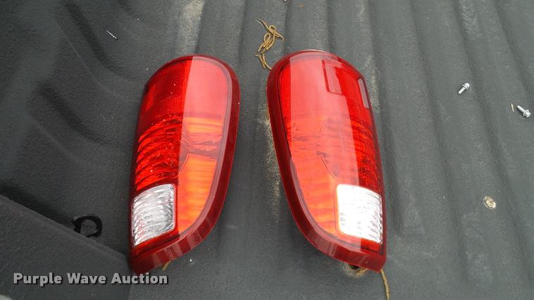 image for item DA6752 2016 Ford F250 pickup truck bed