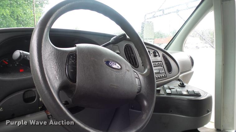 image for item DA6759 2006 Ford E450 school bus