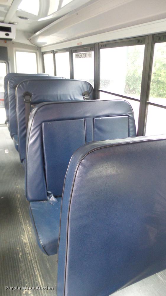 image for item DA6759 2006 Ford E450 school bus