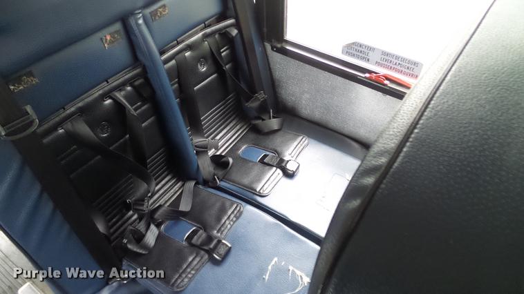 image for item DA6759 2006 Ford E450 school bus