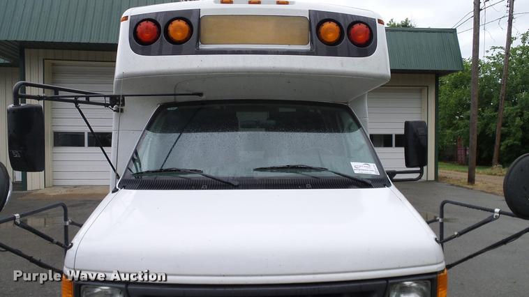 image for item DA6759 2006 Ford E450 school bus