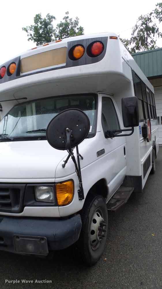 image for item DA6759 2006 Ford E450 school bus