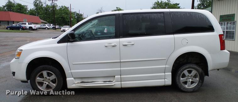 image for item DA6760 2010 Dodge Grand Caravan van