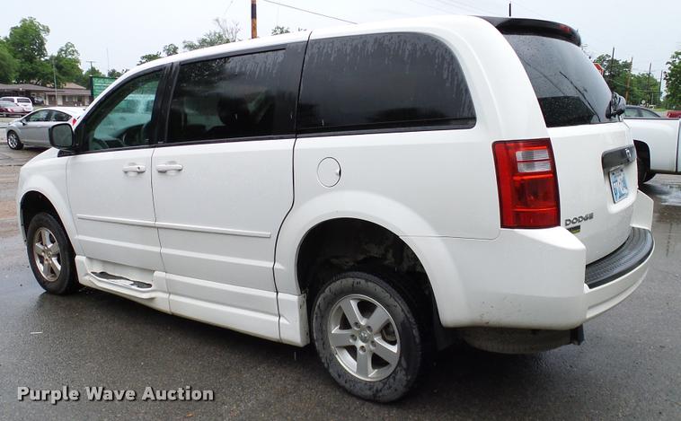 image for item DA6760 2010 Dodge Grand Caravan van