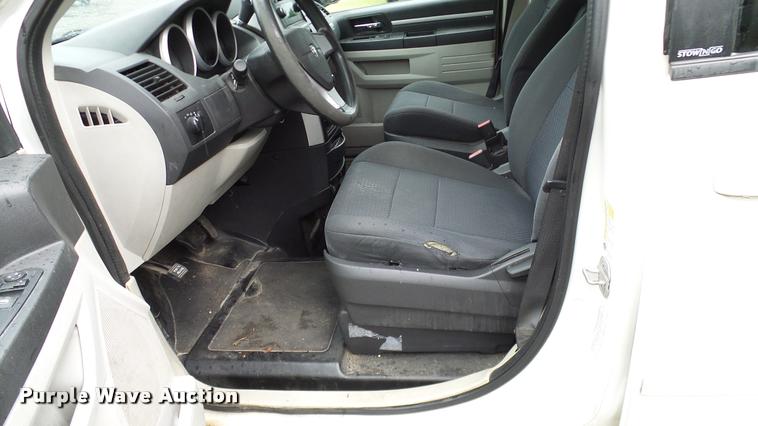 image for item DA6760 2010 Dodge Grand Caravan van