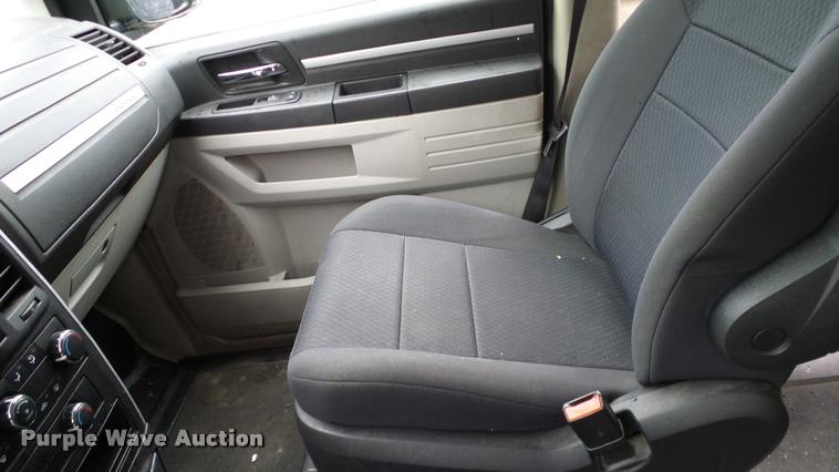 image for item DA6760 2010 Dodge Grand Caravan van