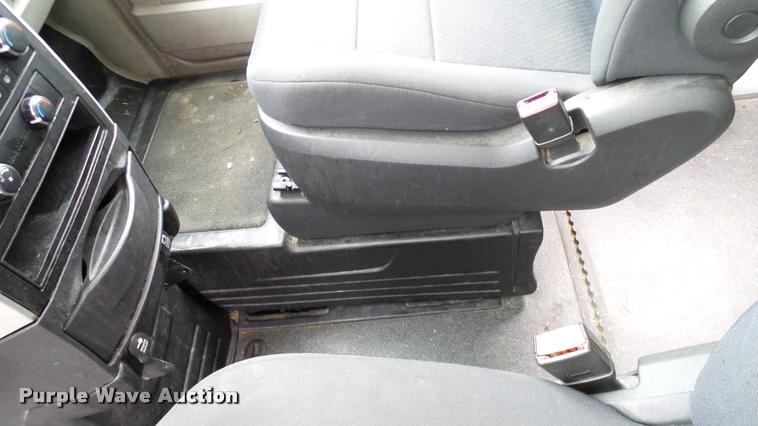image for item DA6760 2010 Dodge Grand Caravan van