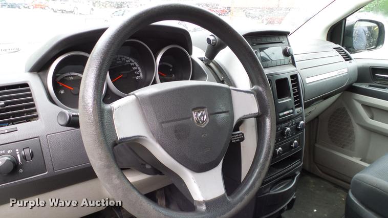 image for item DA6760 2010 Dodge Grand Caravan van