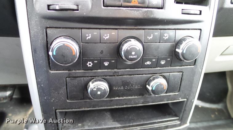 image for item DA6760 2010 Dodge Grand Caravan van
