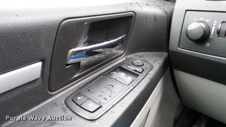 image for item DA6760 2010 Dodge Grand Caravan van