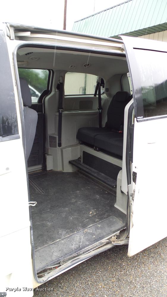 image for item DA6760 2010 Dodge Grand Caravan van