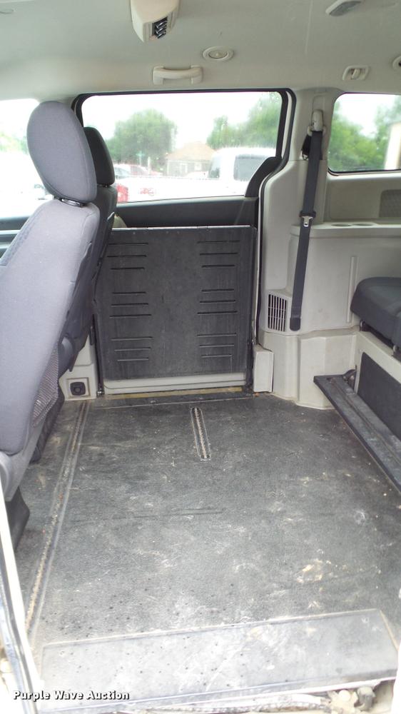 image for item DA6760 2010 Dodge Grand Caravan van