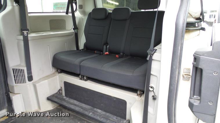 image for item DA6760 2010 Dodge Grand Caravan van