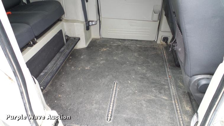 image for item DA6760 2010 Dodge Grand Caravan van