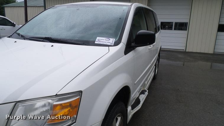 image for item DA6760 2010 Dodge Grand Caravan van
