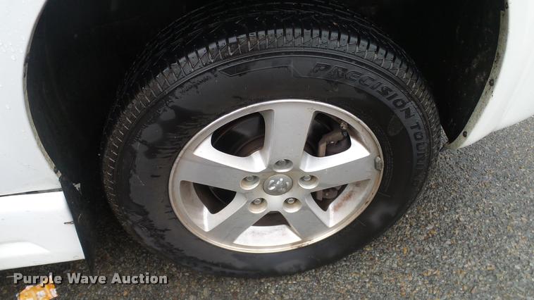 image for item DA6760 2010 Dodge Grand Caravan van