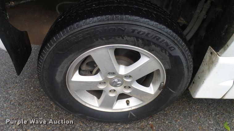 image for item DA6760 2010 Dodge Grand Caravan van