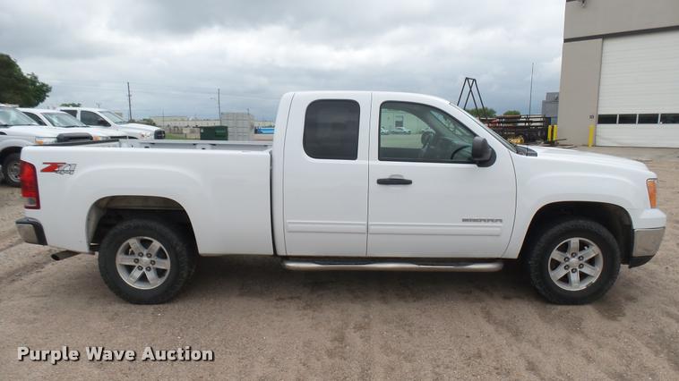 image for item DA7822 2011 GMC Sierra K1500 Ext. Cab pickup truck