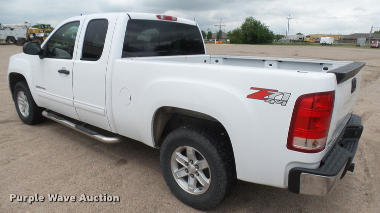 image for item DA7822 2011 GMC Sierra K1500 Ext. Cab pickup truck