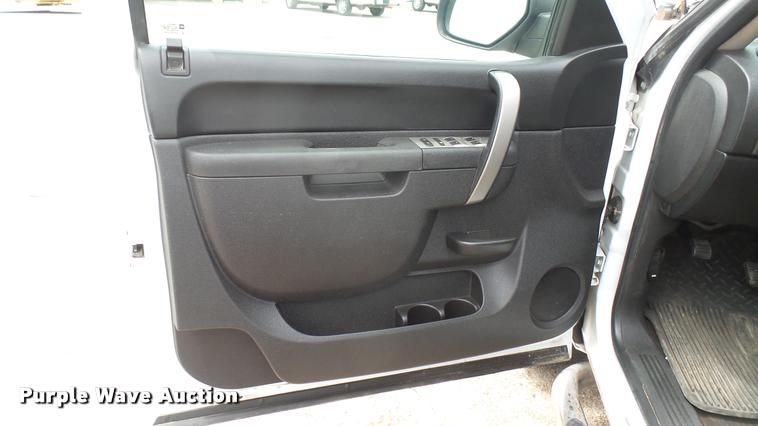 image for item DA7822 2011 GMC Sierra K1500 Ext. Cab pickup truck