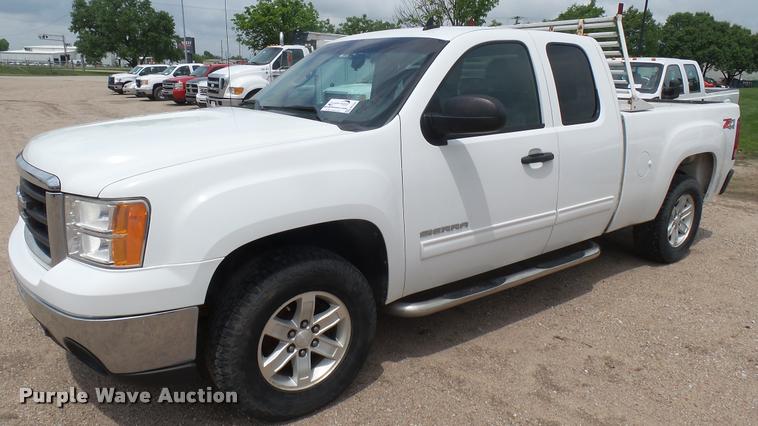 image for item DA7826 2011 GMC Sierra K1500 Ext. Cab pickup truck