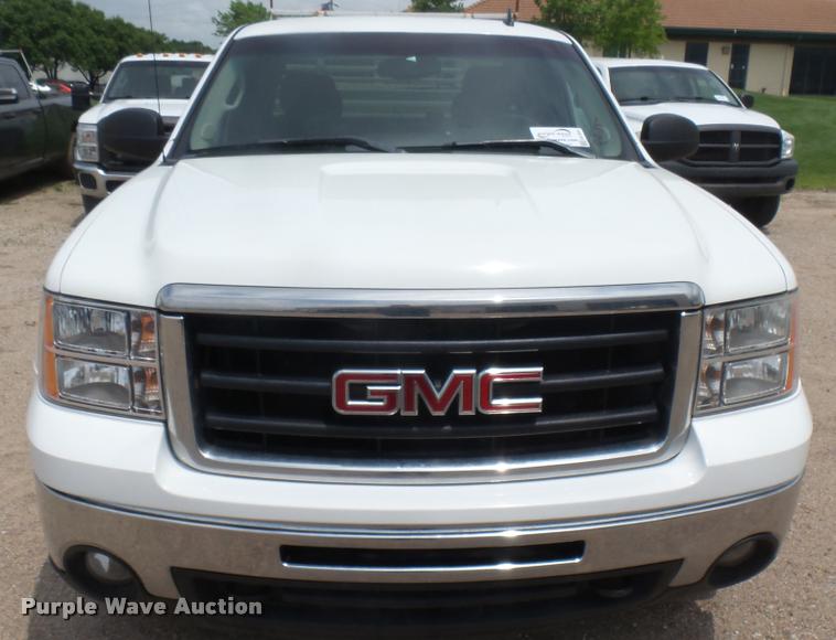 image for item DA7826 2011 GMC Sierra K1500 Ext. Cab pickup truck