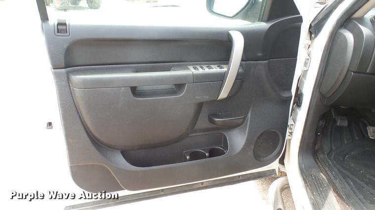 image for item DA7826 2011 GMC Sierra K1500 Ext. Cab pickup truck