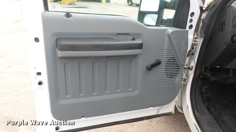 image for item DA7827 2012 Ford F250 Super Duty Crew Cab pickup truck