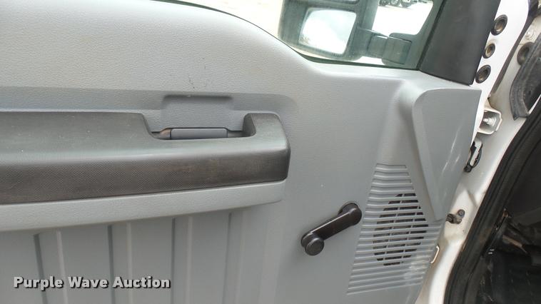 image for item DA7827 2012 Ford F250 Super Duty Crew Cab pickup truck