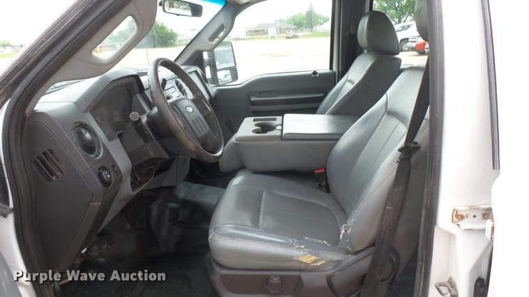 image for item DA7827 2012 Ford F250 Super Duty Crew Cab pickup truck