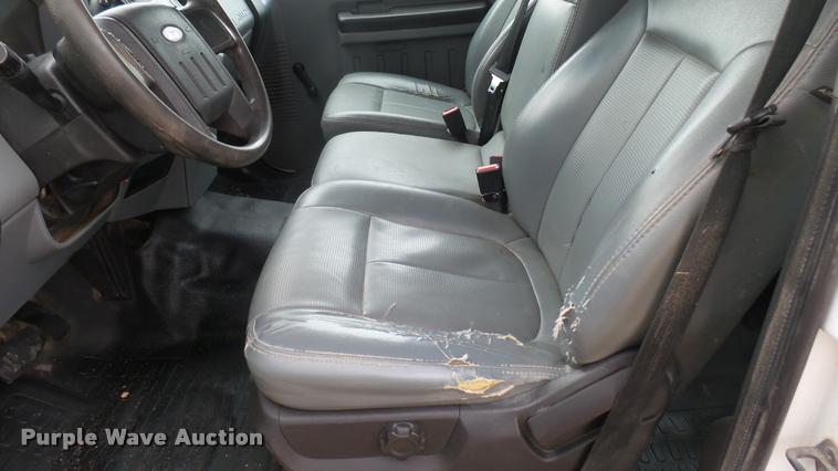 image for item DA7827 2012 Ford F250 Super Duty Crew Cab pickup truck