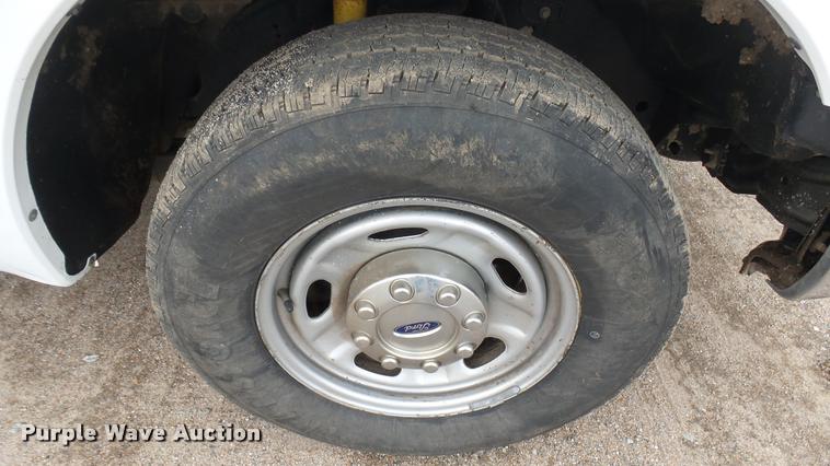 image for item DA7827 2012 Ford F250 Super Duty Crew Cab pickup truck