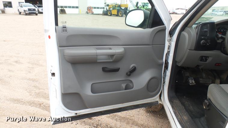 image for item DA7831 2008 GMC Sierra 2500HD Ext. Cab pickup truck