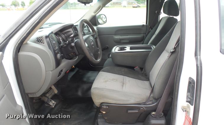 image for item DA7831 2008 GMC Sierra 2500HD Ext. Cab pickup truck