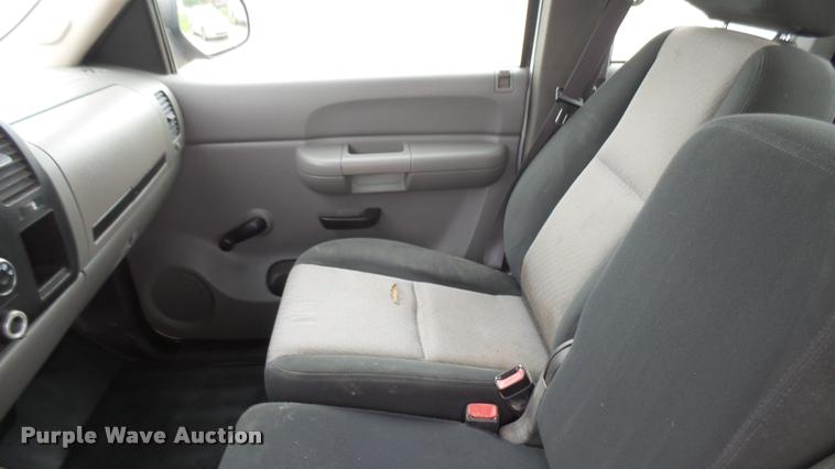 image for item DA7831 2008 GMC Sierra 2500HD Ext. Cab pickup truck